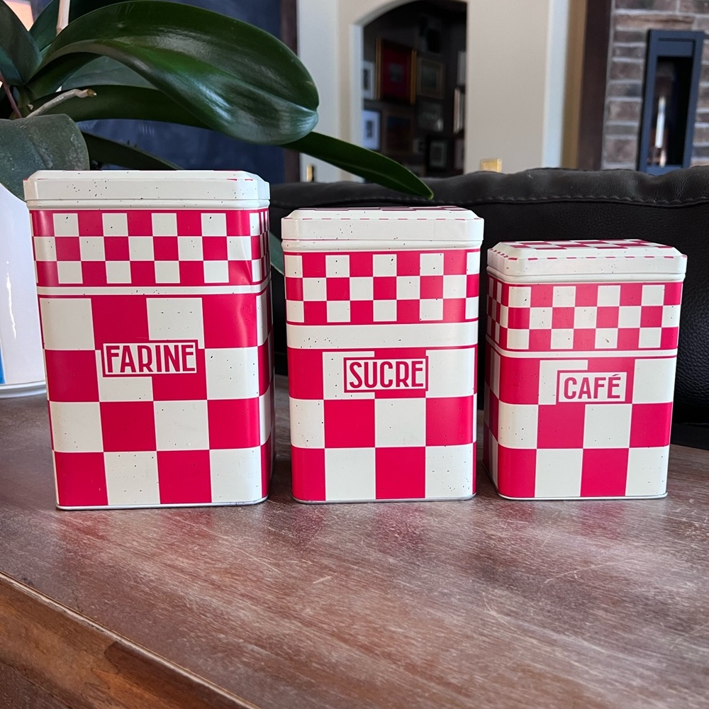 𝑪𝒐𝒎𝒕𝒐𝒊𝒓 𝒅𝒆 𝑭𝒂𝒎𝒊𝒍𝒍𝒆 French Canister Set Red and Cream Tins Kitchen Decor